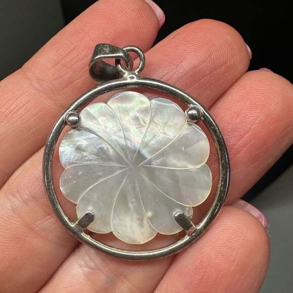 SALE! Mother of Pearl carved floral pendant in sterling silver!! - Picture 1 of 9